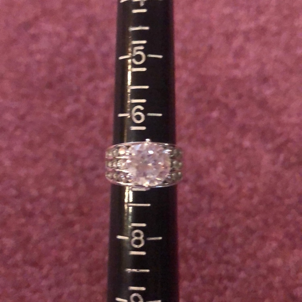 Gorgeous Statement Ring - image 1